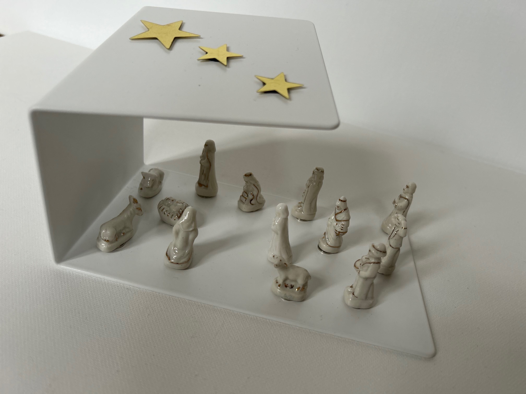 Blanche (PM) / Santons blanc filet or