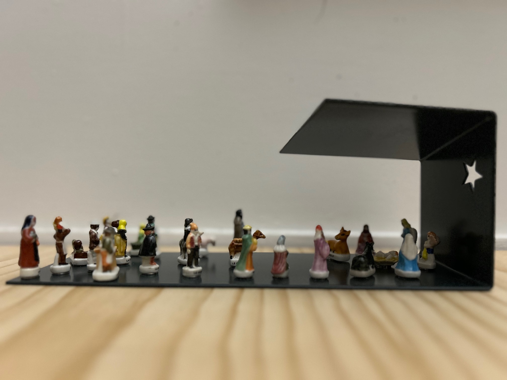 Gris Granit (GM) / Santons Marie-Hélène brillants pour calendrier (Pastorale) – Image 2